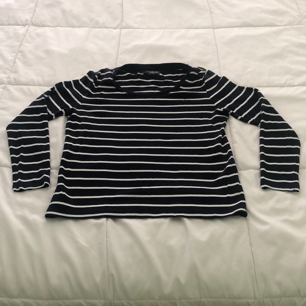 Tommy Hilfiger long sleeve top striped white and navy with emblem in front